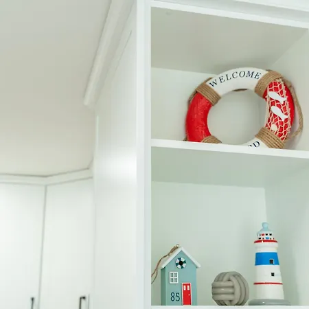 Beautiful L&n In Apartment